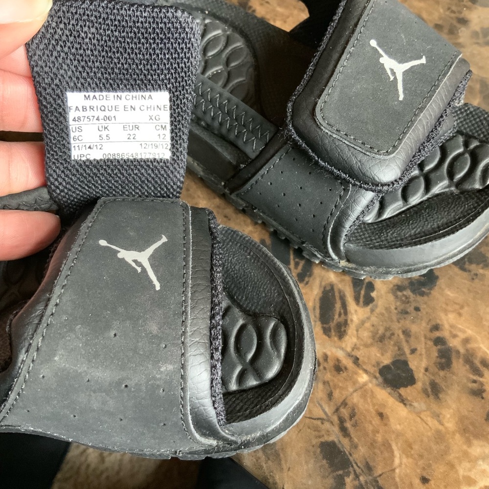 Jordan sandals - Picture 3 of 3